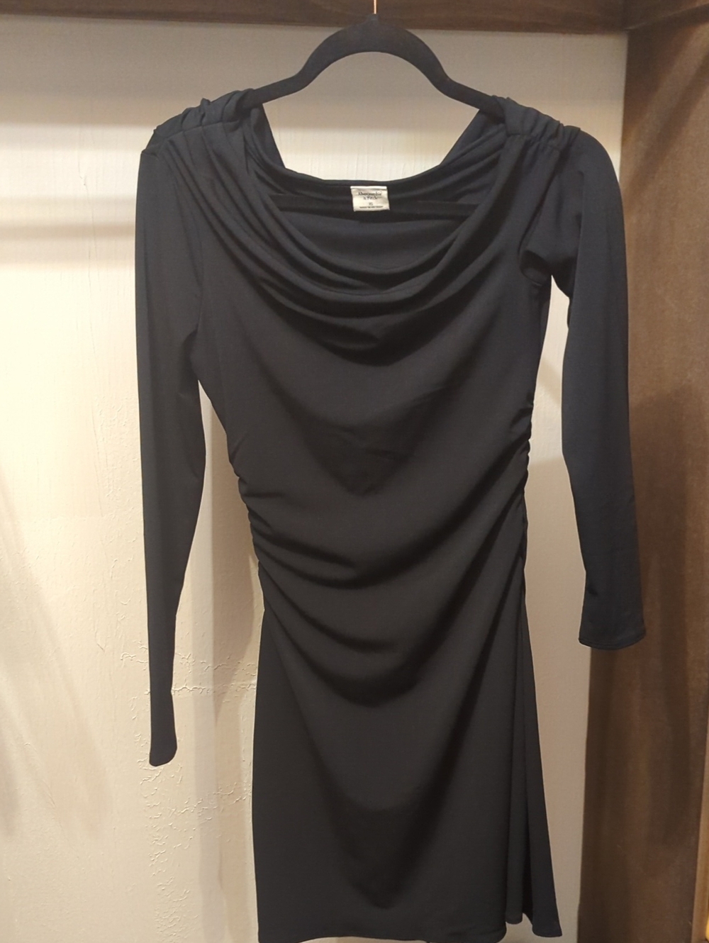 Abercrombie & Fitch Black Long-Sleeve Draped Neck Dress